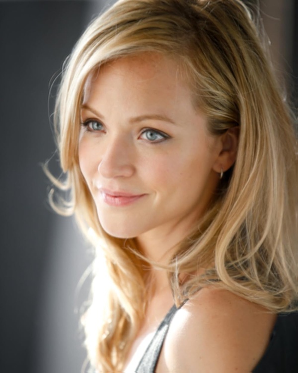 Amanda Clayton(I)