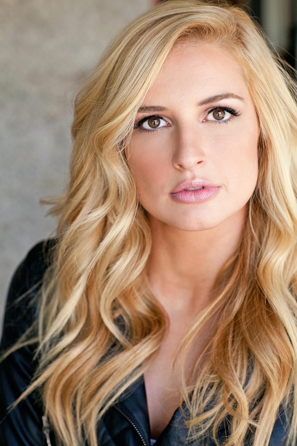 Amy Holt(III)