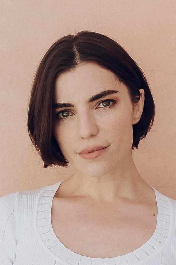 Angela Trimbur(I)