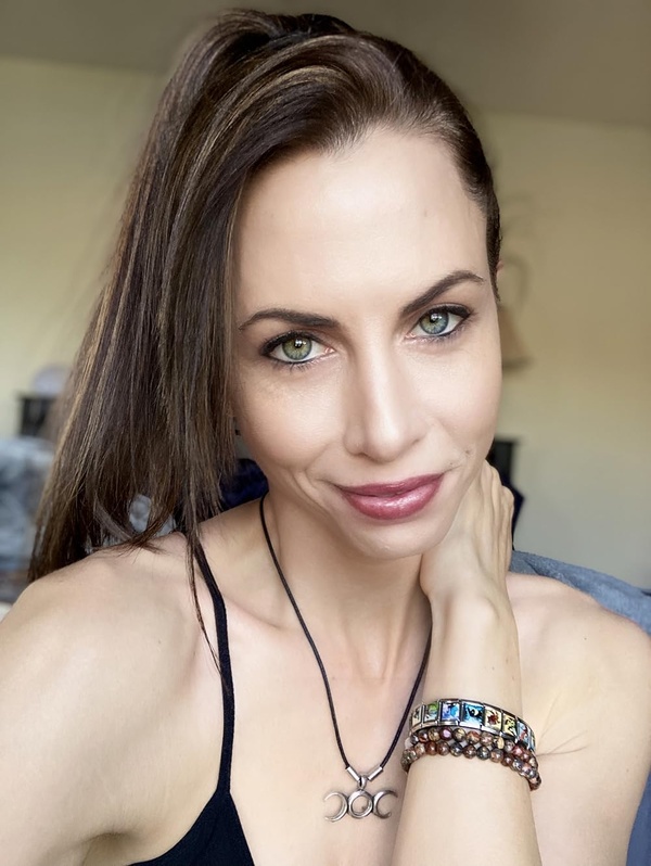 Danielle Donahue(I)