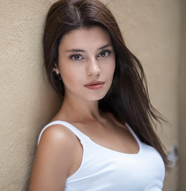 Elif Dogan(II)