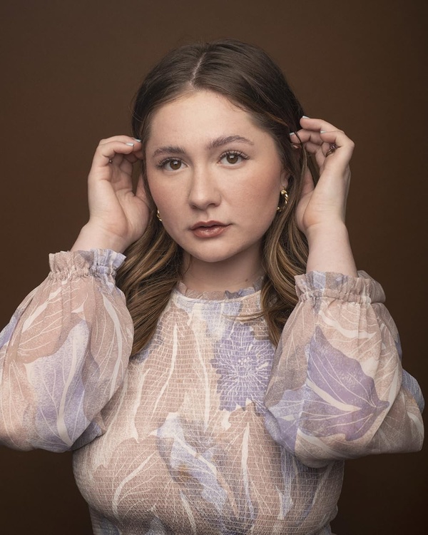 Emma Kenney(I)