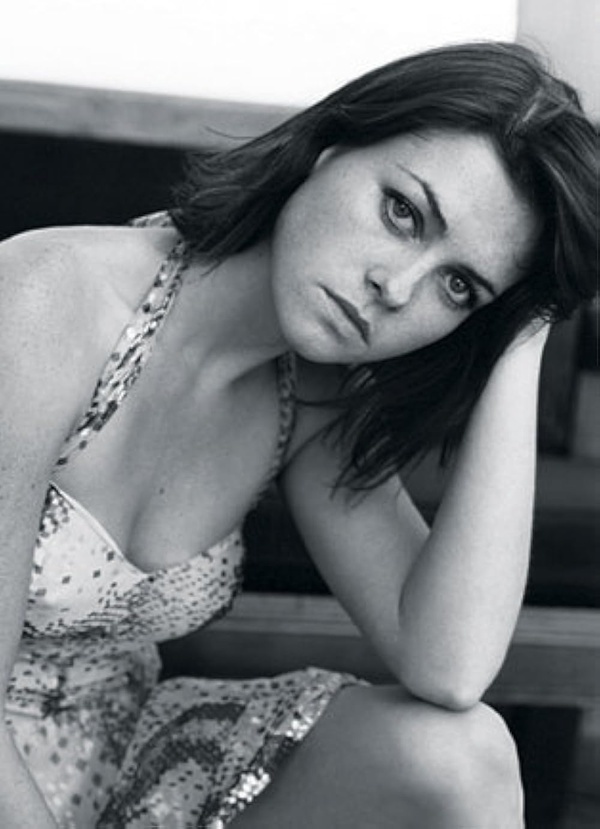 Holly Davidson(III)