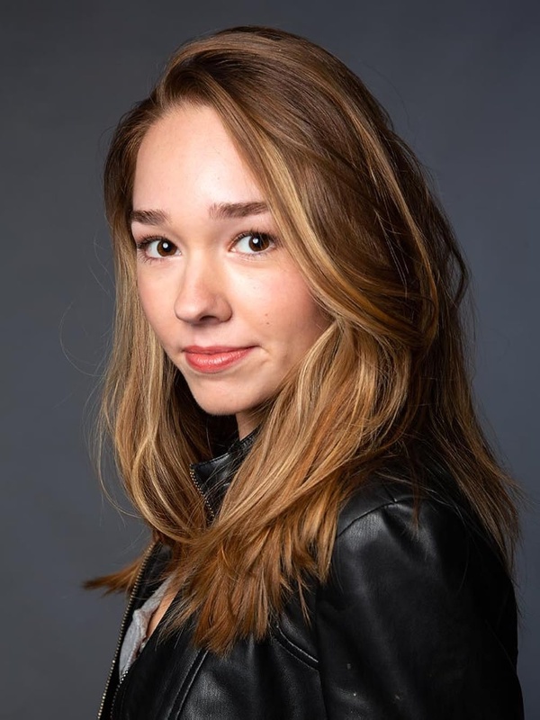 Holly Taylor(III)