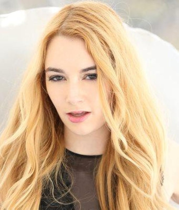 Ivy Jones(III)