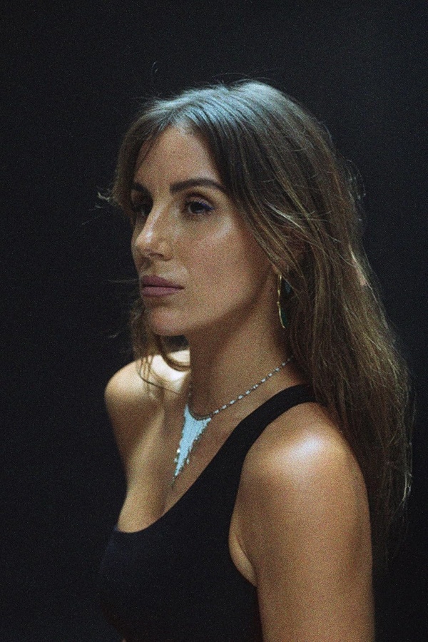 Krizia Vega