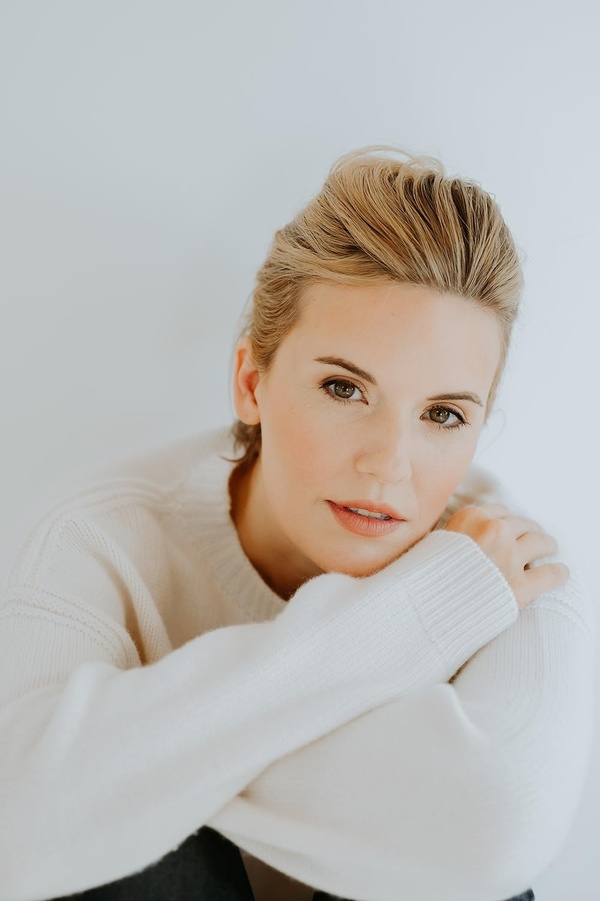 Maggie Grace(I)