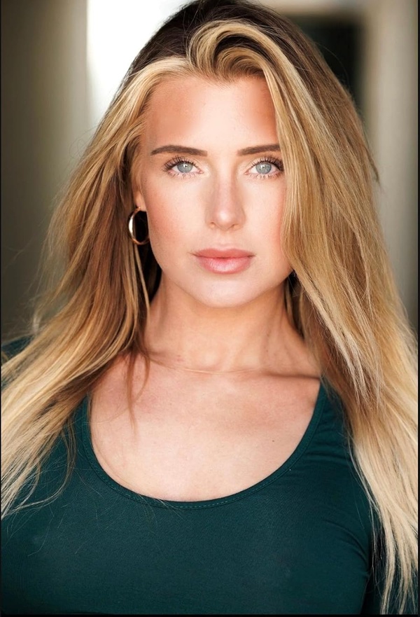 Megan Burke(IX)