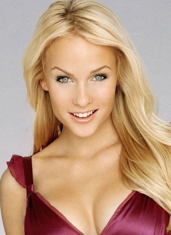Mirjam Weichselbraun