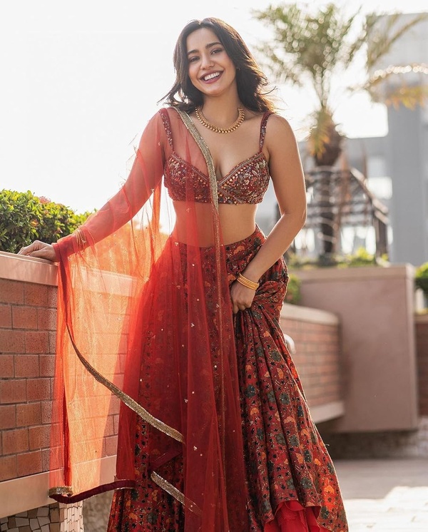 Neha Sharma(II)