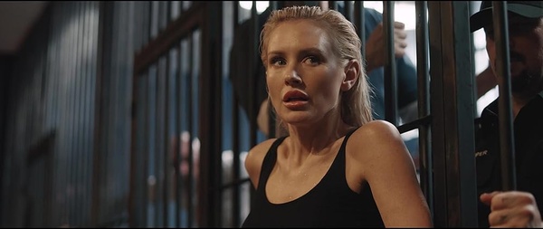 Nicky Whelan(I)