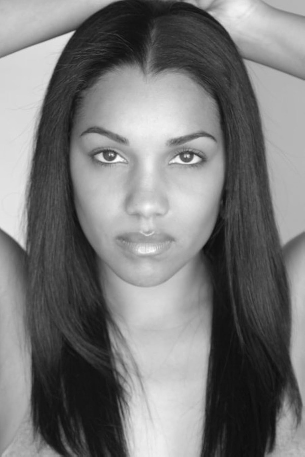 Raina Lewis(I)