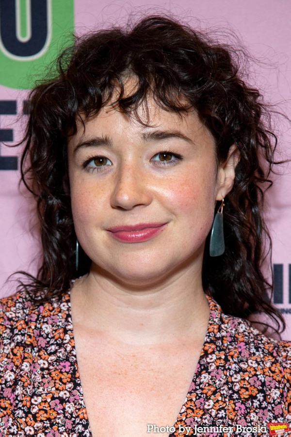Sarah Steele(I)