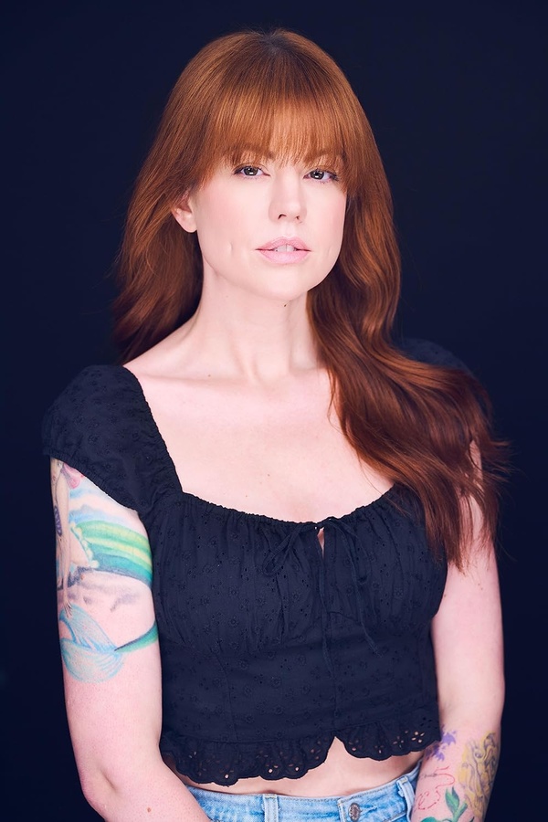 Shannon Elaine Sweeney(I)