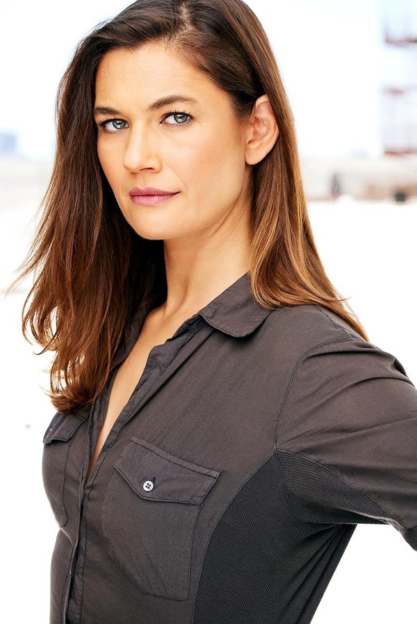 Teri Reeves(I)