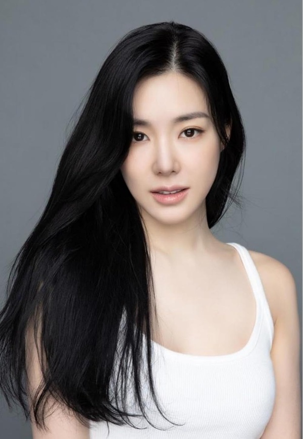 Tiffany Young(IV)